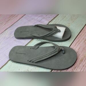 Women's 206 Collective Leather Flip Flops Shoes Size 10